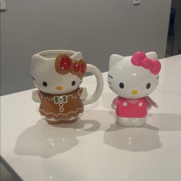 Hello Kitty Red and White Mug and Figurine Set - Picture 4 of 4